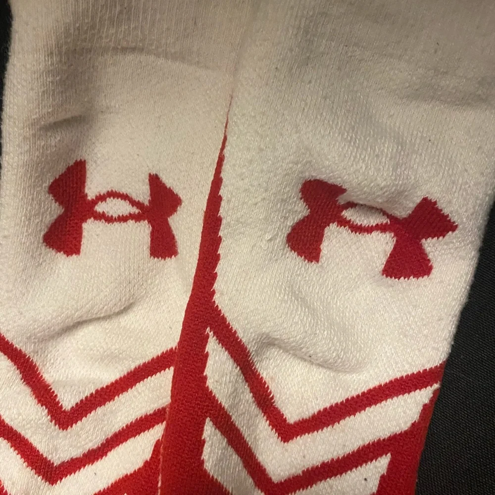 Mix lot of‎ 2 Socks-Under Armour and Jordan
